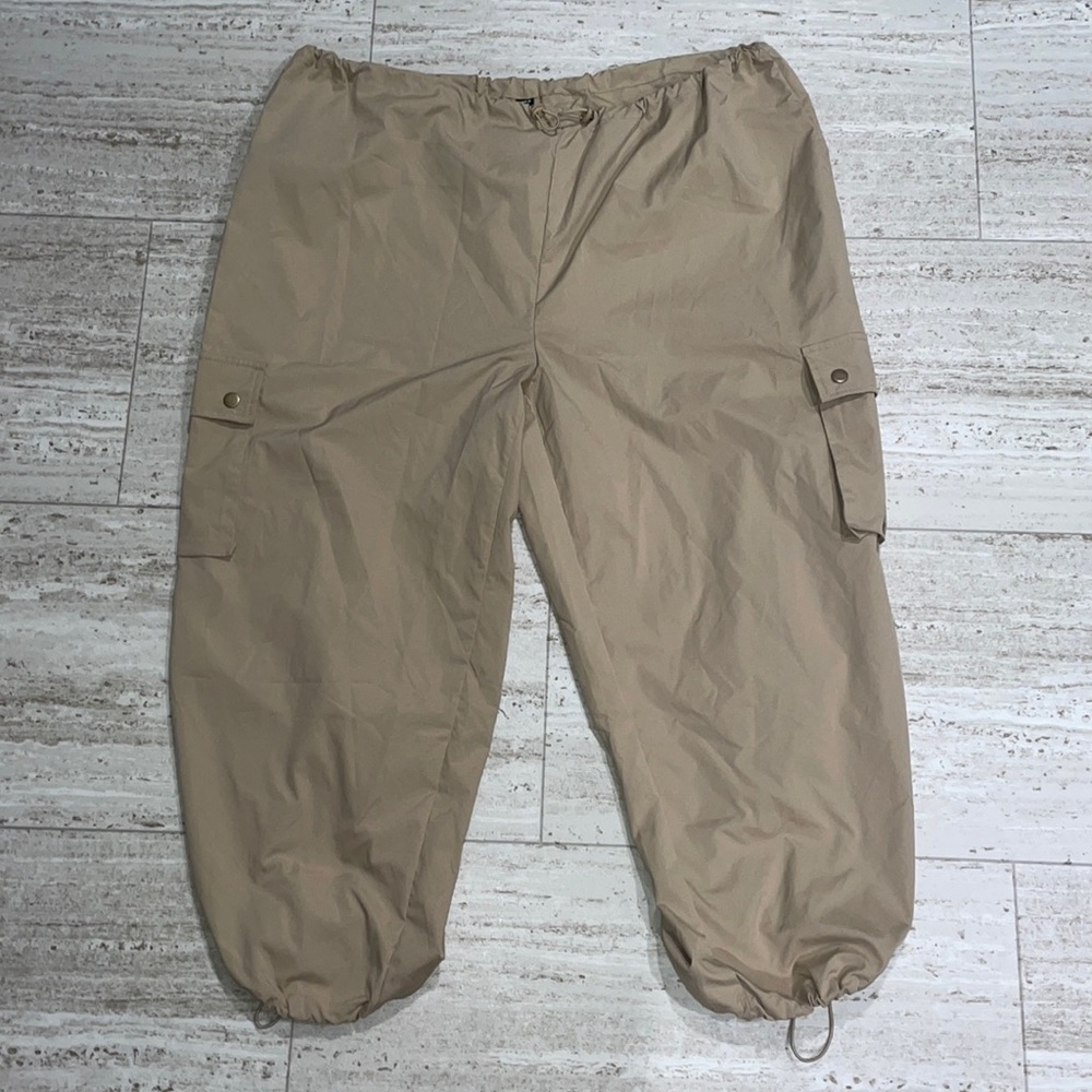 NWT SHEIN Tan Cargo Pants